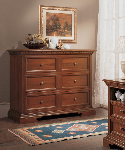 Tuscan style chest of drawers with 3 drawers